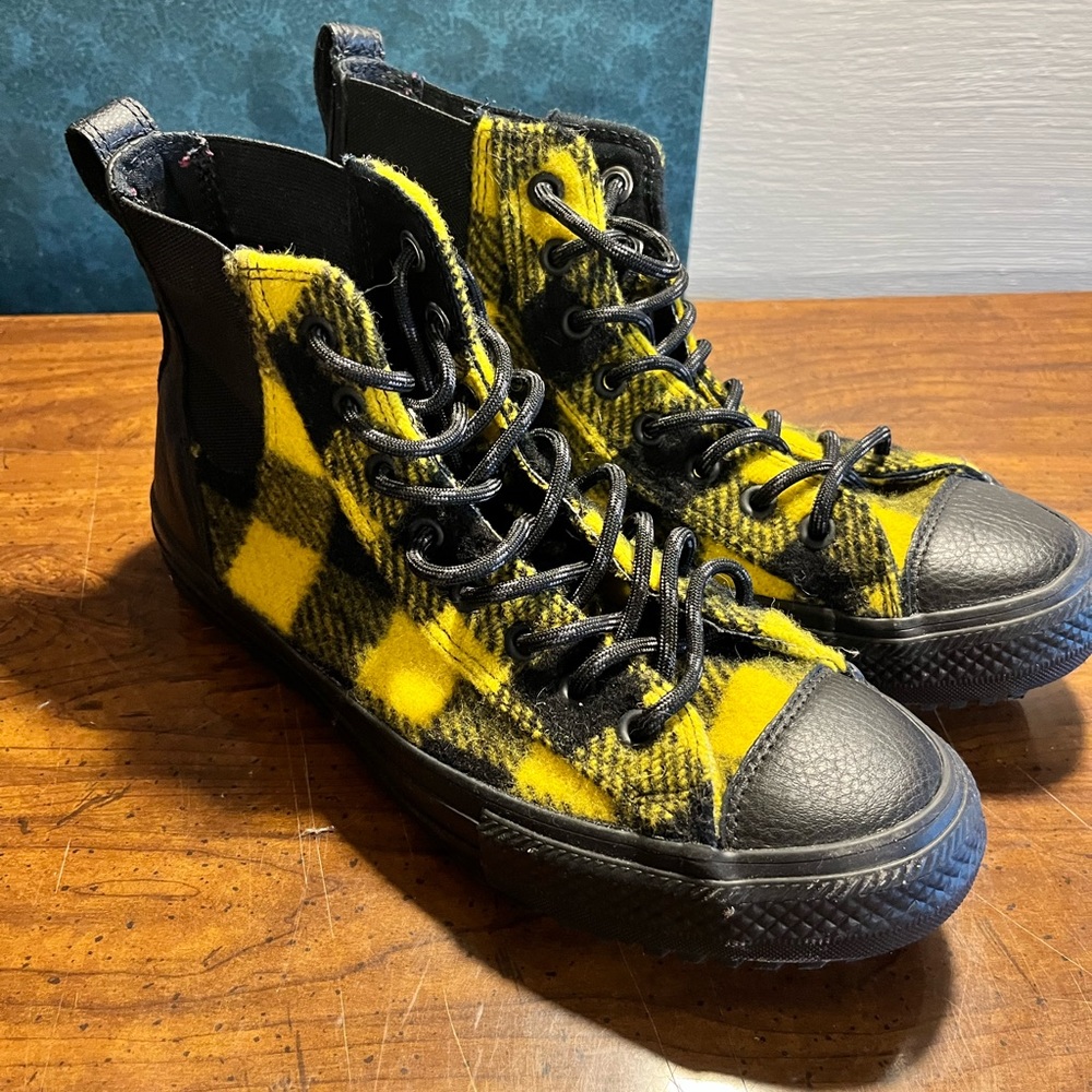 Converse womens 9